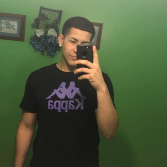 Profile Picture of Cristian Leon (@leoncristian123) on Poshmark