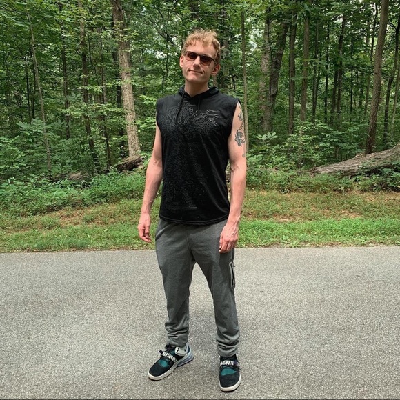 Profile Picture of Tommy Wolf (@tommy_wolf) on Poshmark