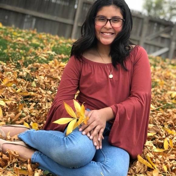 Profile Picture of Miriam Saenz (@miriamse1982) on Poshmark