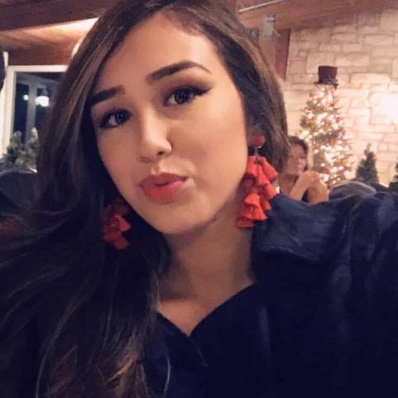 Victoria Almaguer - Poshmark Profile Picture of Victoria Almaguer (@viclauren4) on Poshmark