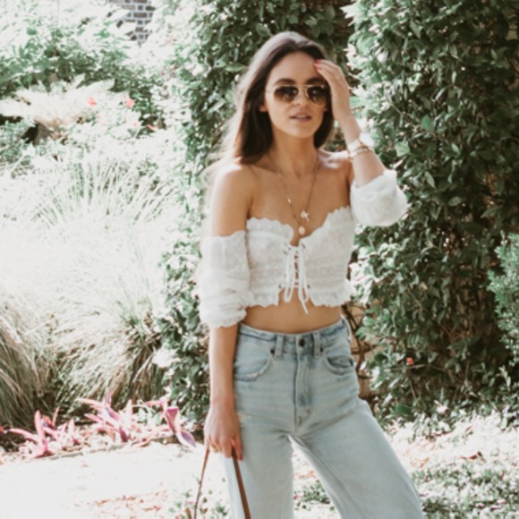 Profile Picture of Anastasia Souris (@savojune) on Poshmark