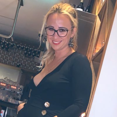 Profile Picture of Holly Kelly (@hollydollymai) on Twitter