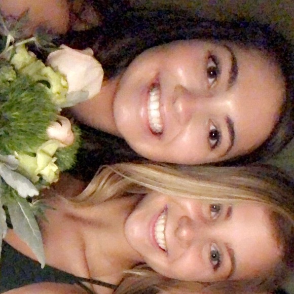 Profile Picture of Sara Biunno (@sarabiunno) on Poshmark