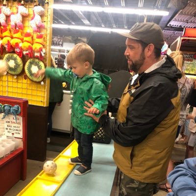 Profile Picture of Drew Ewing (@h8fuked) on Twitter