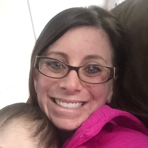Profile Picture of Danielle Takacs (@dmtakacs) on Poshmark