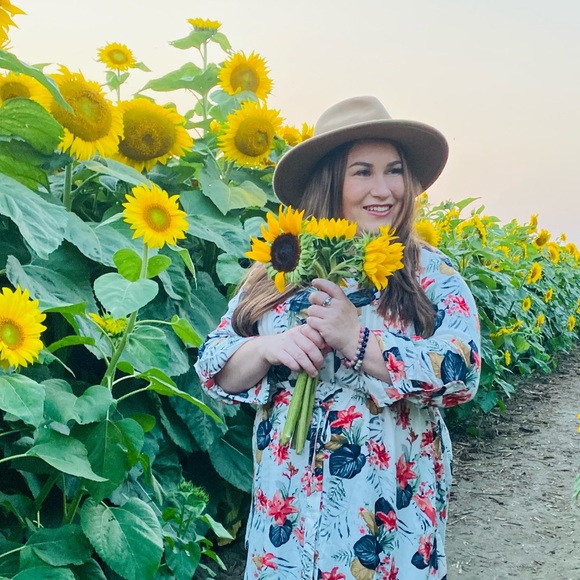 Profile Picture of Hailey Malone (@haileymalone86) on Poshmark