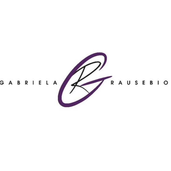 Profile Picture of Gabriela Lora (@gabrielalora677) on Poshmark