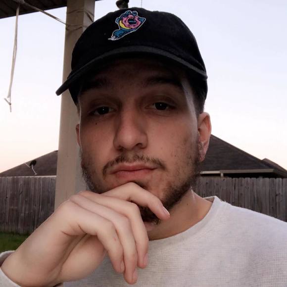 Profile Picture of Nick Roques (@nickroques) on Poshmark