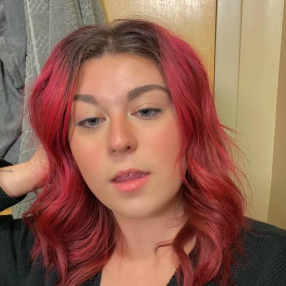 Profile Picture of Bella Balletti (@bballetti) on Poshmark