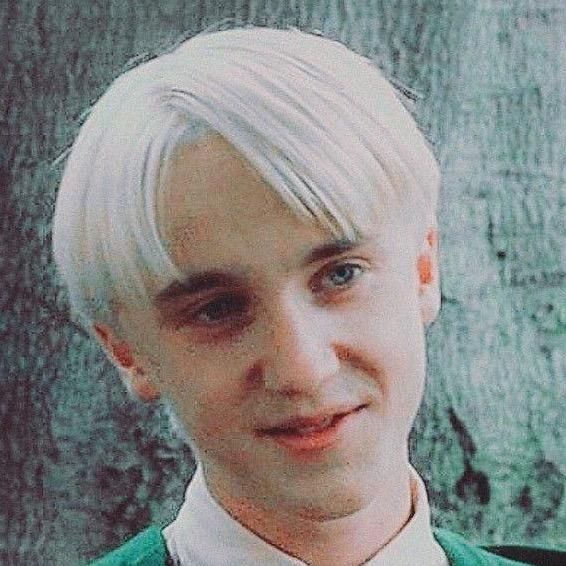 Profile Picture of robinheeders (@gimmeclout_x) on Tiktok