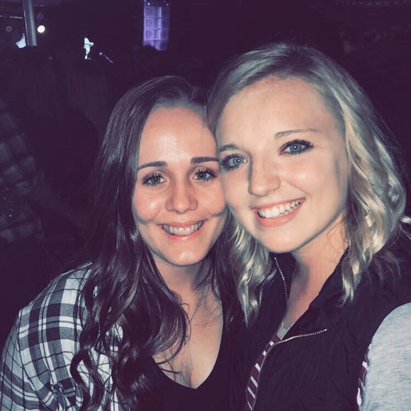 Profile Picture of Annie Otott (@aotott) on Poshmark