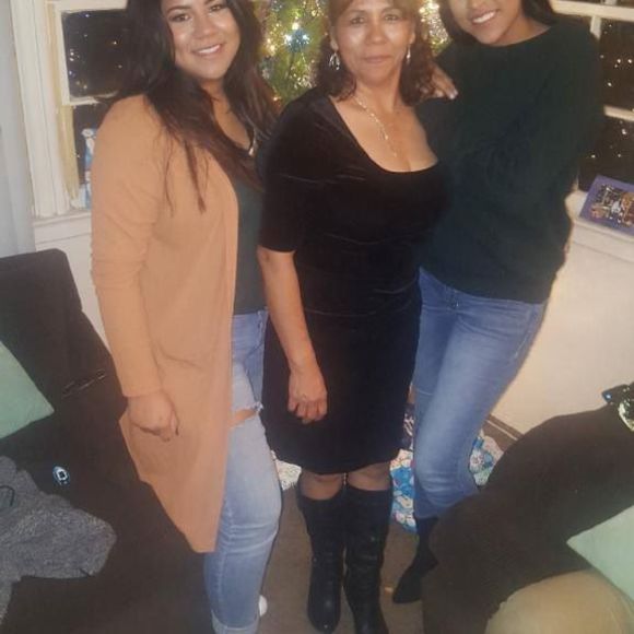 Profile Picture of Yesenia Ayala (@yayala5) on Poshmark