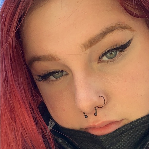 Profile Picture of Bobbie Rattenbury (@brattenbury) on Poshmark