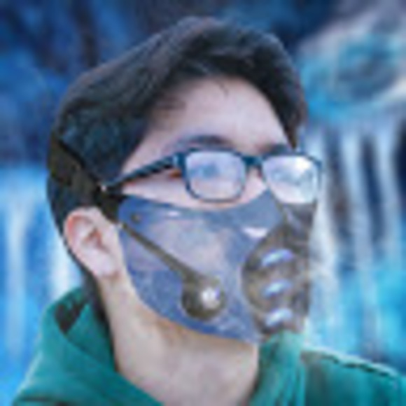 Profile Picture of Edward Lee (@glydercube) on Poshmark