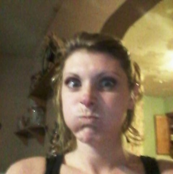 Profile Picture of Amanda Neighborgall (@amandaneighborg) on Poshmark