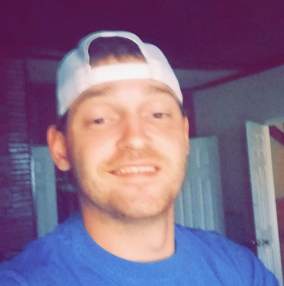 Profile Picture of Casey Everett (@casey_everett) on Poshmark
