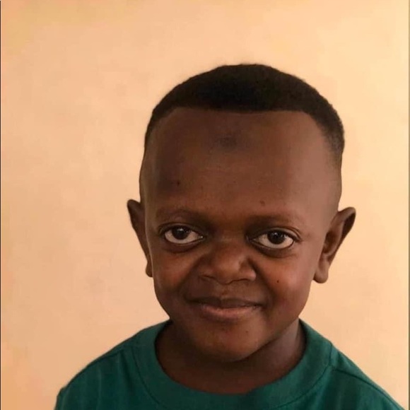 Profile Picture of T Vega (@thaheels) on Poshmark