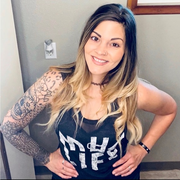 Profile Picture of Jessica Beatty (@jessicamae2b) on Poshmark