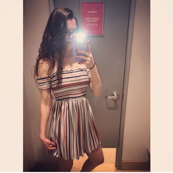 Profile Picture of Skylar Ross (@skylarross2017) on Poshmark