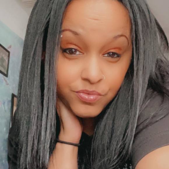 Profile Picture of Natasha Lynn (@skyttles88) on Poshmark