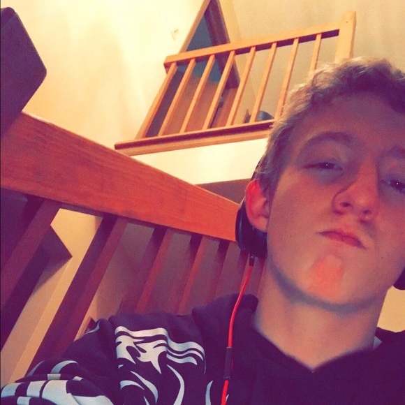 Profile Picture of Kyle Kasper (@kylekasper) on Poshmark