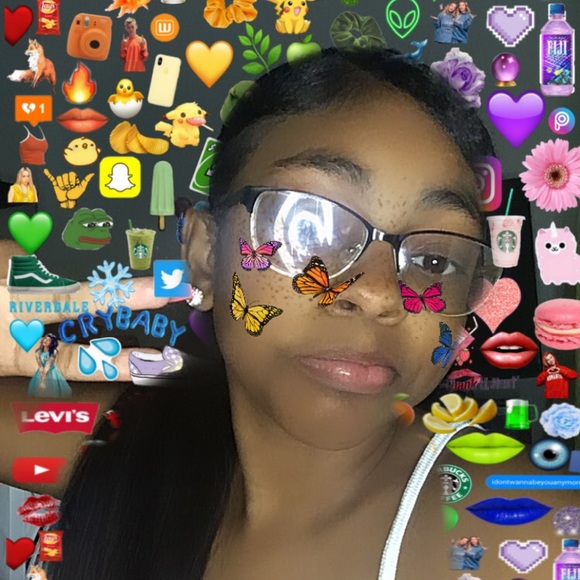 Profile Picture of Makayla Goode (@simplykayh) on Poshmark