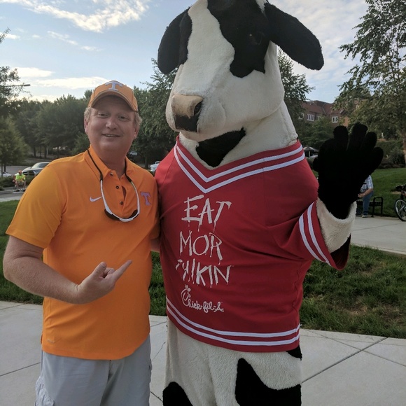 Profile Picture of Mark Beecham (@21beecham) on Poshmark