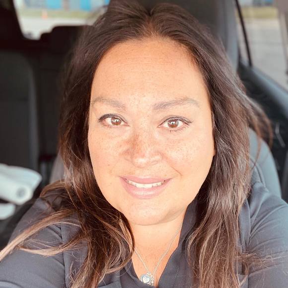 Profile Picture of Sandy Davis (@sandrad016) on Poshmark