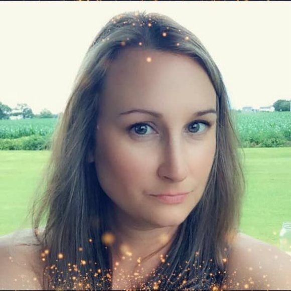 Profile Picture of Christal Howell (@kyperfamily) on Poshmark