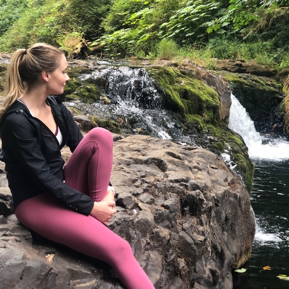 Hanne Gehling - Poshmark Profile Picture of Hanne Gehling (@littleacorn) on Poshmark