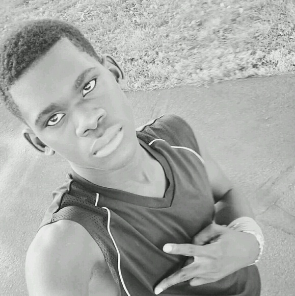 Profile Picture of Alexander Hart (@alexander877241) on Poshmark