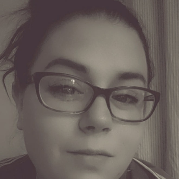 Profile Picture of Jaime Bieber (@jbeebs83) on Poshmark