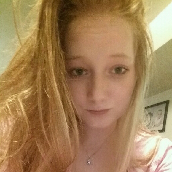 Profile Picture of Victoria Haines (@hainesv72096) on Poshmark