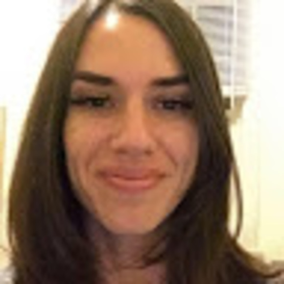 Profile Picture of Lauren Terzenbach (@lterzenbach) on Poshmark