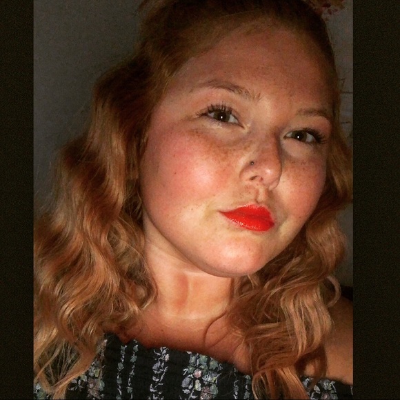 Profile Picture of Sydney Ladwig (@sydneylad777) on Poshmark