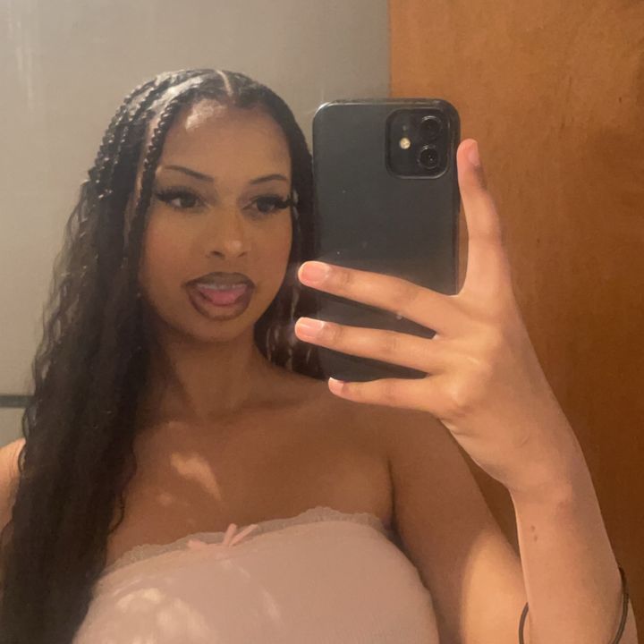 Profile Picture of hildaxio (@hildaxio) on Tiktok