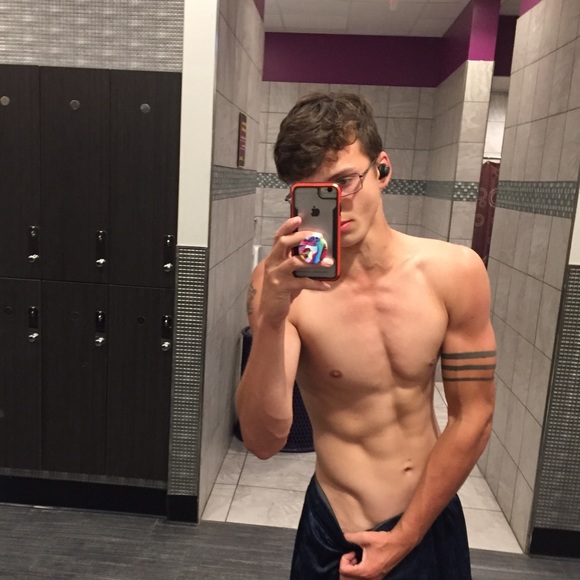 Profile Picture of Jerry Blair (@fatjesus1977) on Poshmark