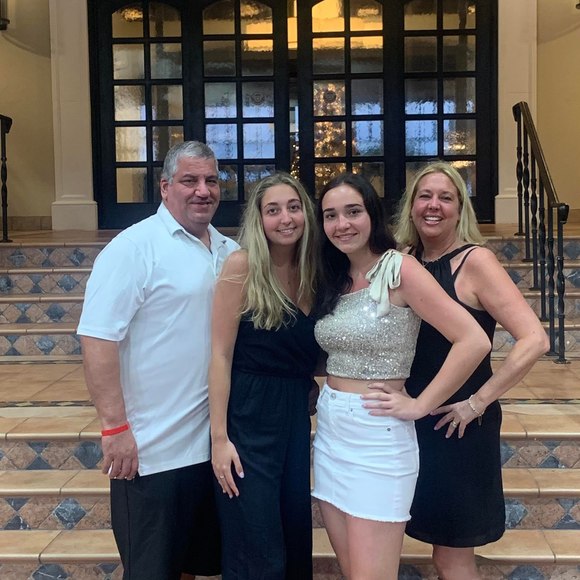 Profile Picture of Dom chris guiel Pompi (@dpompi) on Poshmark