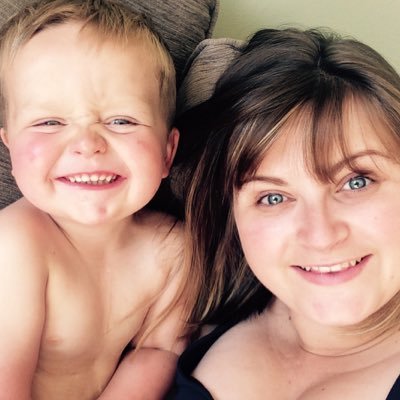 Profile Picture of Freya Carroll (@mumofahero) on Twitter