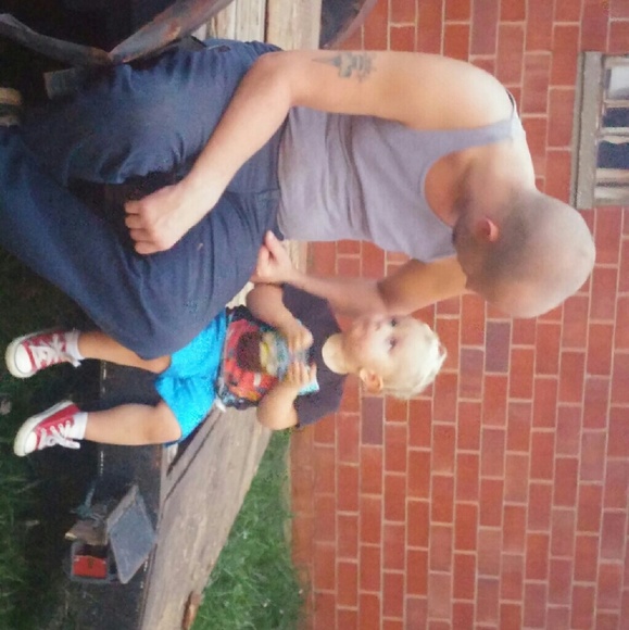 Profile Picture of Sandy Sheckells (@sansan2016) on Poshmark