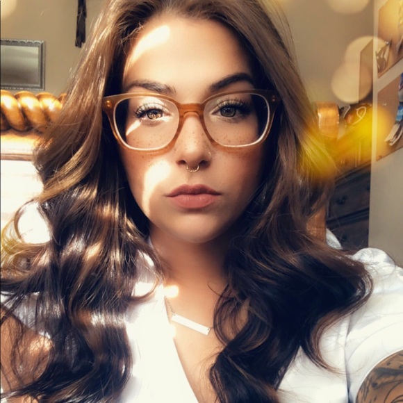 Profile Picture of Elizabeth Riefkohl (@eliriefkohl) on Poshmark