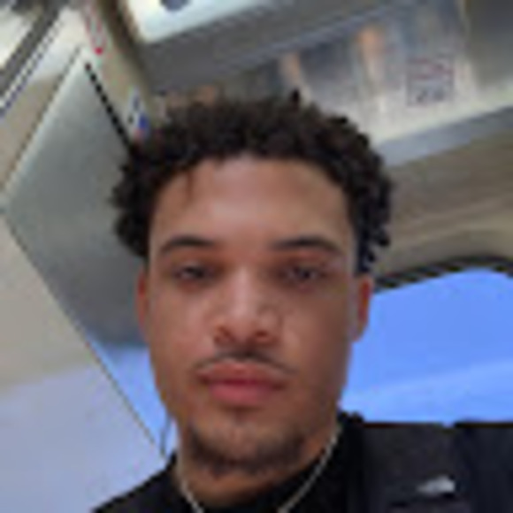 Profile Picture of Vincent Epps (@poshvince1023) on Poshmark