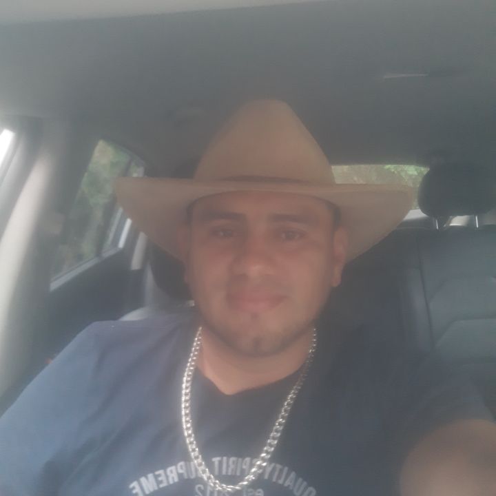 Profile Picture of claudiofeijoo0 (@claudiofeijoo3) on Tiktok
