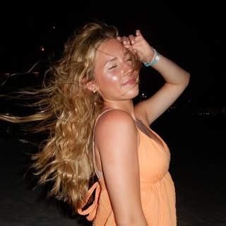 Profile Picture of 🕺🏻 (@carly.bajusz) on Instagram