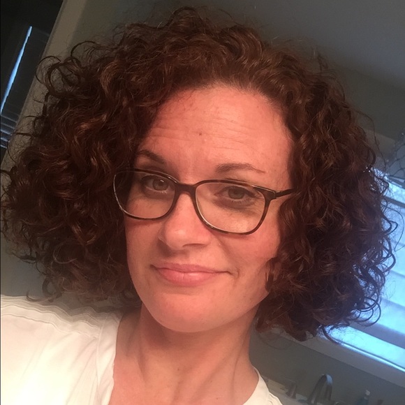 Profile Picture of Lori Boyd (@lboyd0617) on Poshmark