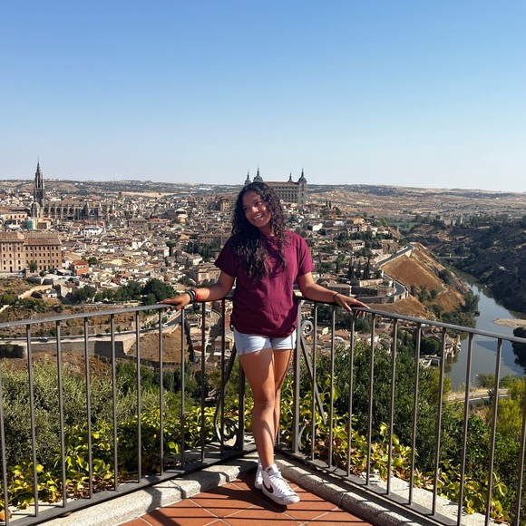 Profile Picture of Gabby Shafman (@gshafman16) on Poshmark