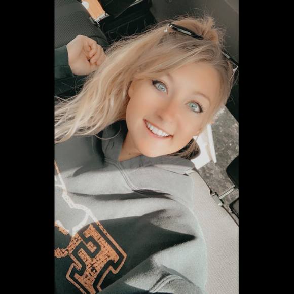 Profile Picture of Taryn Doherty (@tdoh) on Poshmark