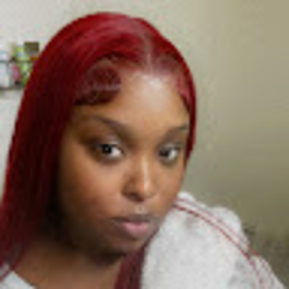 Profile Picture of Naomi Daniel (@naomidaniel094) on Poshmark