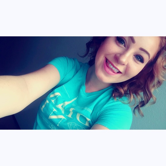 Profile Picture of Cheyanne Ramsour (@cheyramsour) on Poshmark