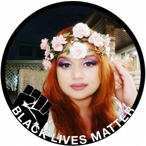 Profile Picture of Shelly Herndon (@dragonflyqueenb) on Poshmark